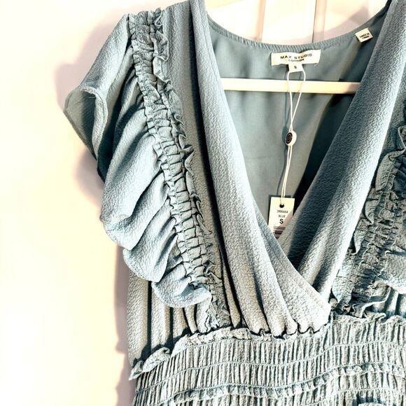 NWT Max Studio pebble crepe flutter sleeve maxi dress in blue  Size S - Picture 5 of 9